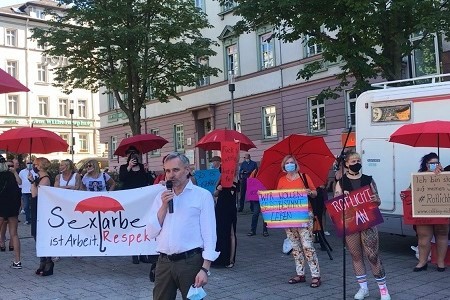 Franz Kibler bei einer Demonstration gegen ein Sexkaufverbot